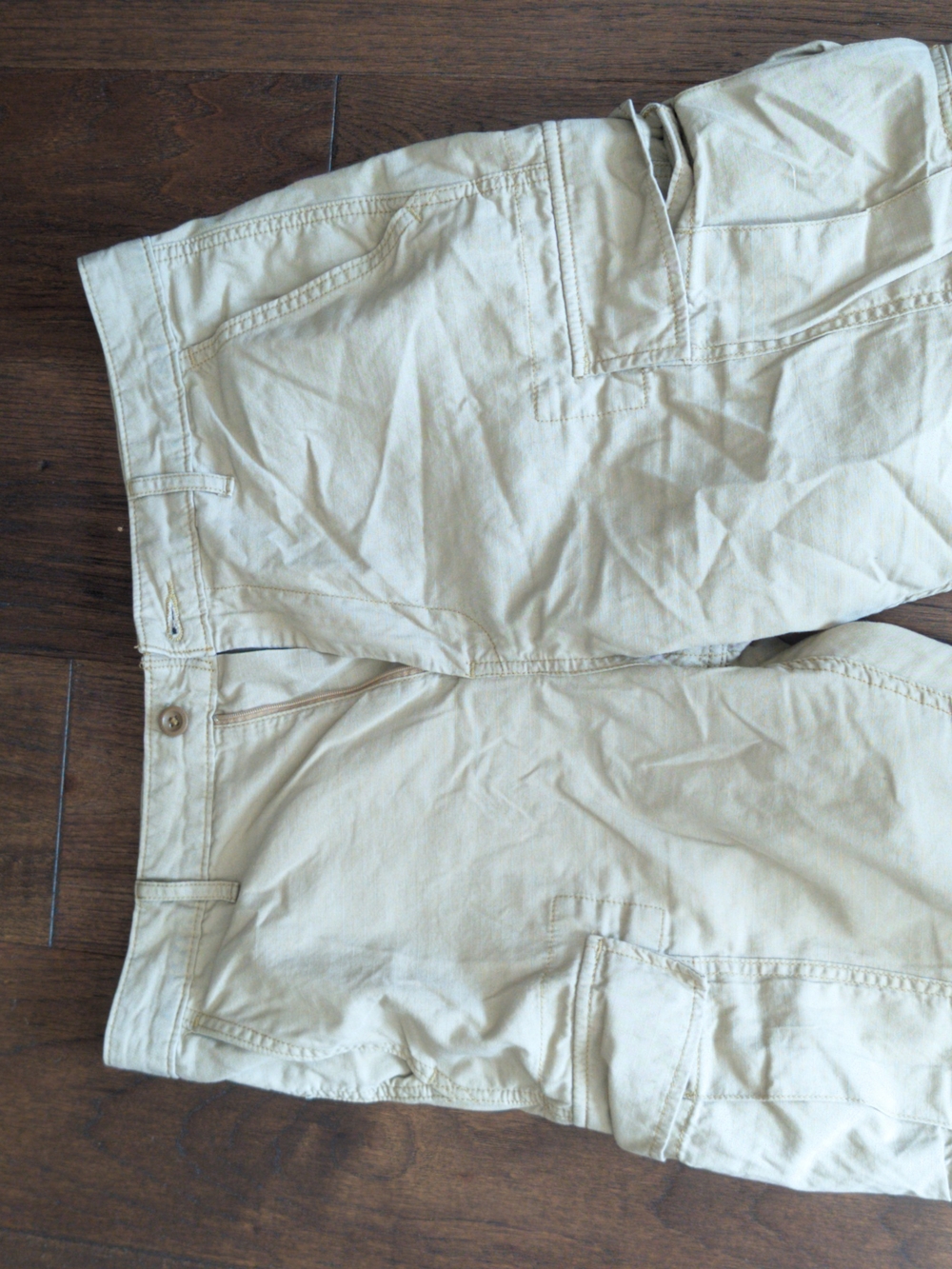 Levi's Men's Tan Cargo Shorts